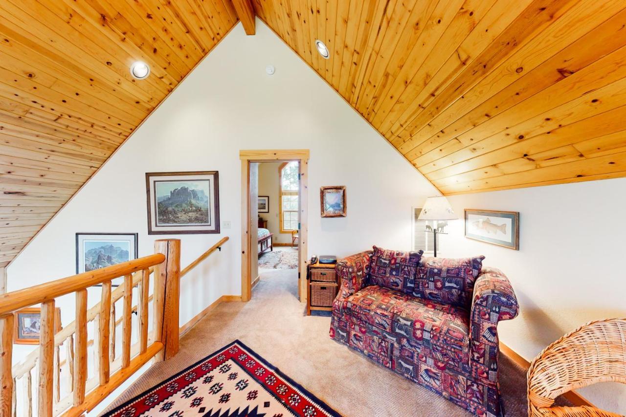 Cabin On The Green Redmond Bagian luar foto